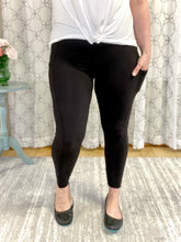 Load image into Gallery viewer, On The Go Leggings in Black
