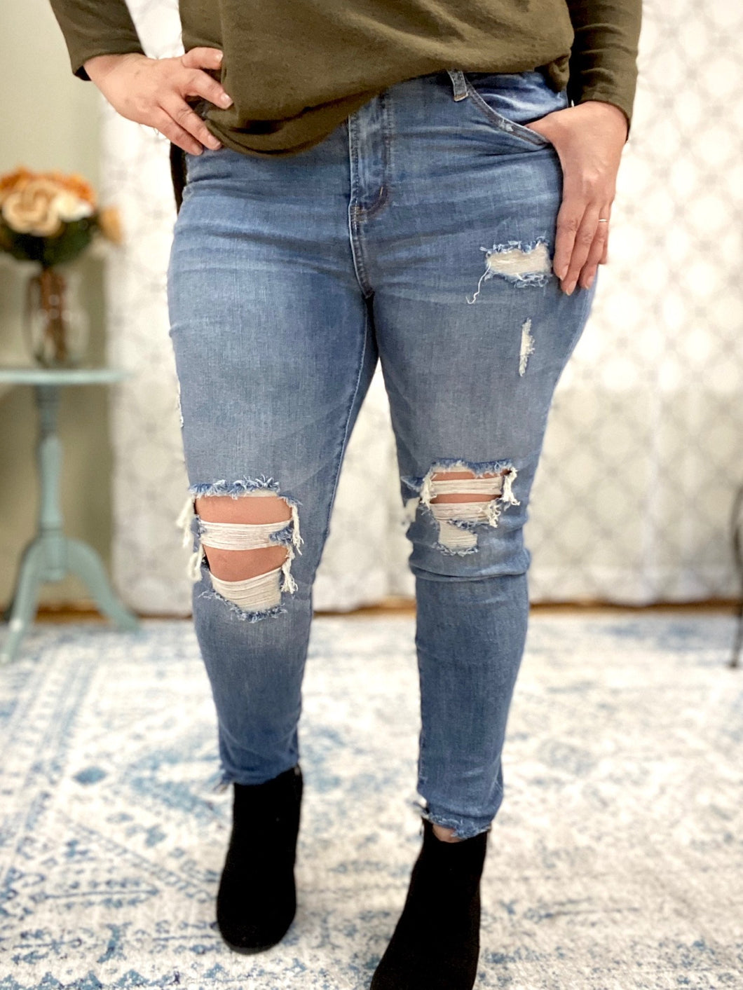 Cut Off At The Knees Judy Blue Skinny Jeans