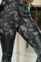 Load image into Gallery viewer, The Moto Edge Leggings
