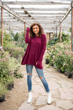 Load image into Gallery viewer, Get Comfortable Double Pocket Sweater- Wine
